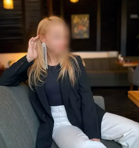 Agnes, 32