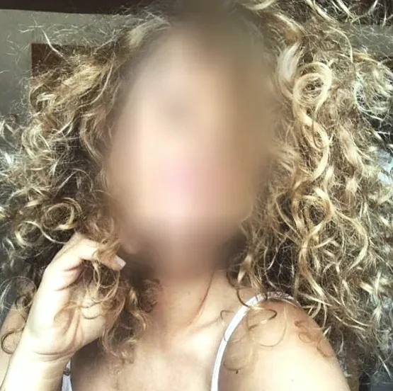 Amina, 25
