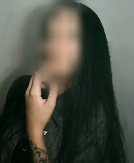 Andrea, 25