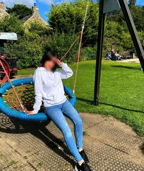 Anna, 37