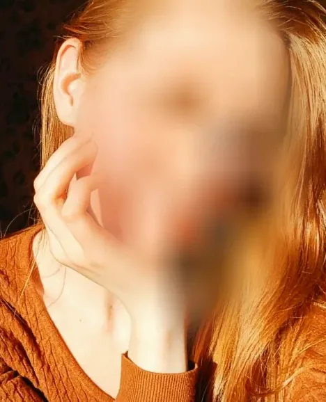 Caroline, 29