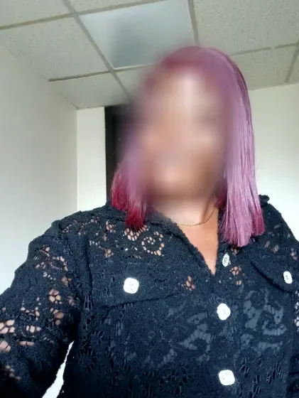 Ella, 38