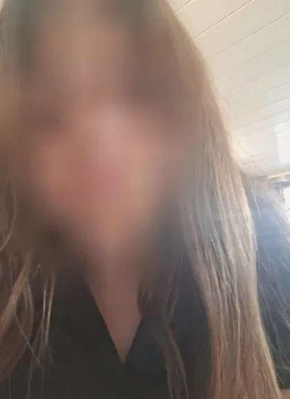 Ellie, 27