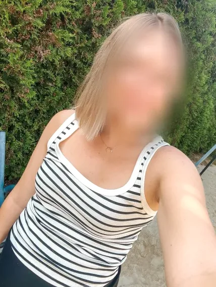 Esther, 37