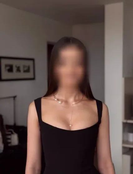 Isabella, 38