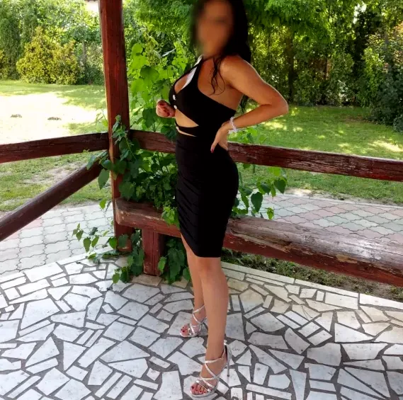 Jasmin, 36