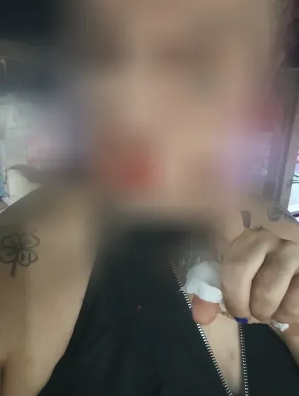 Laura, 37