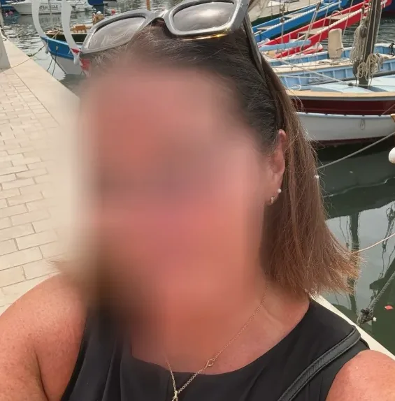 Malou, 32