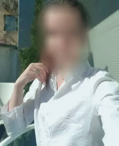 Molly, 32
