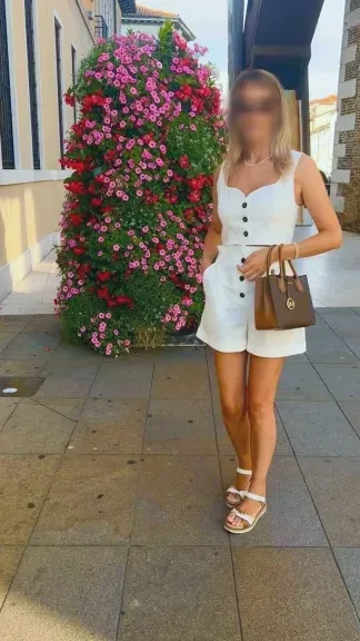 Nicoline, 38