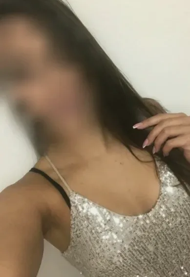 Nora, 24