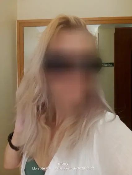 Olivia, 39