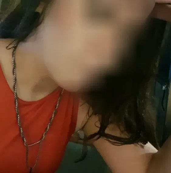 Rosa, 31
