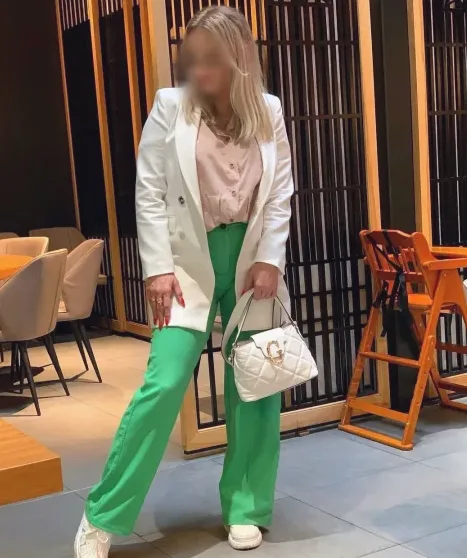 Rosa, 38