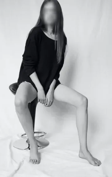 Sofia, 28